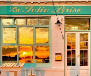 La Jolie Brise is open for Business!